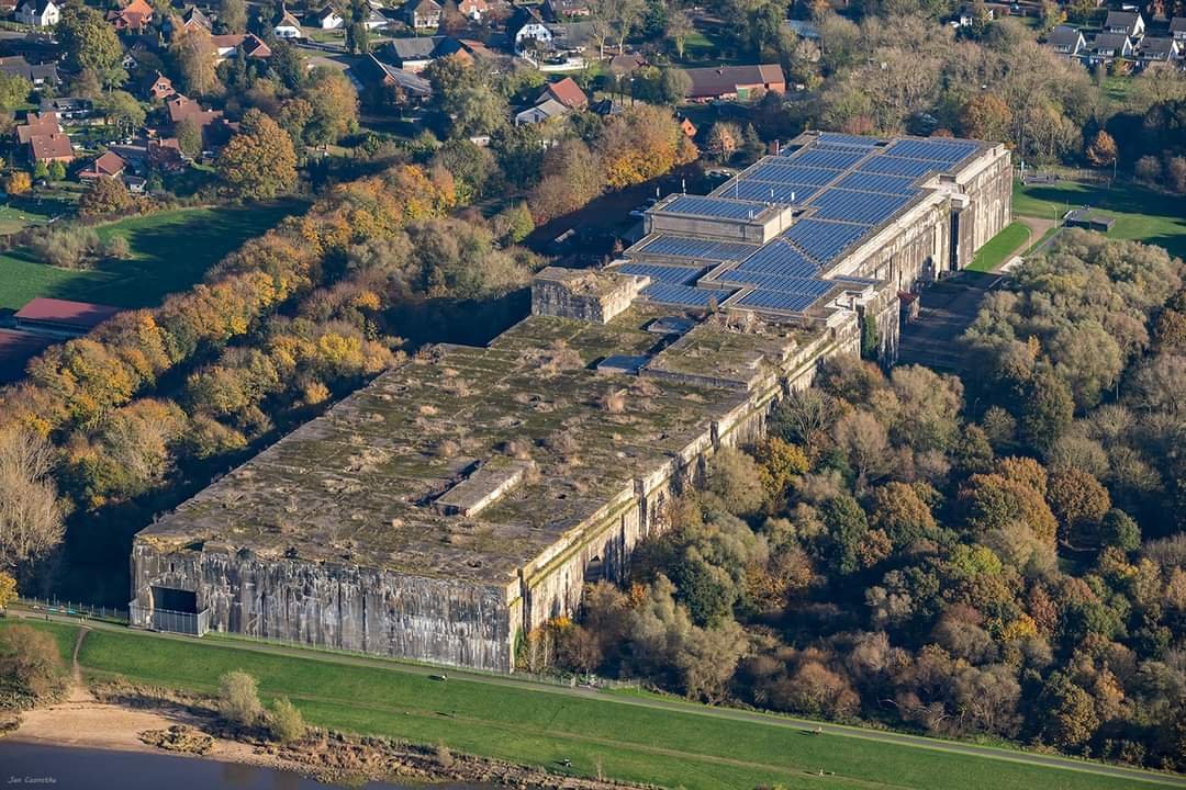 Denkort Bunker Valentin (Valentin submarine pens)